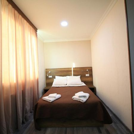 Hotel Tolia Кутаїсі Екстер'єр фото