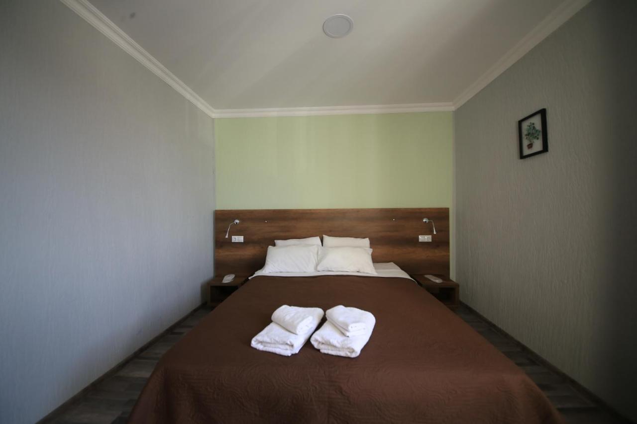 Hotel Tolia Кутаїсі Екстер'єр фото