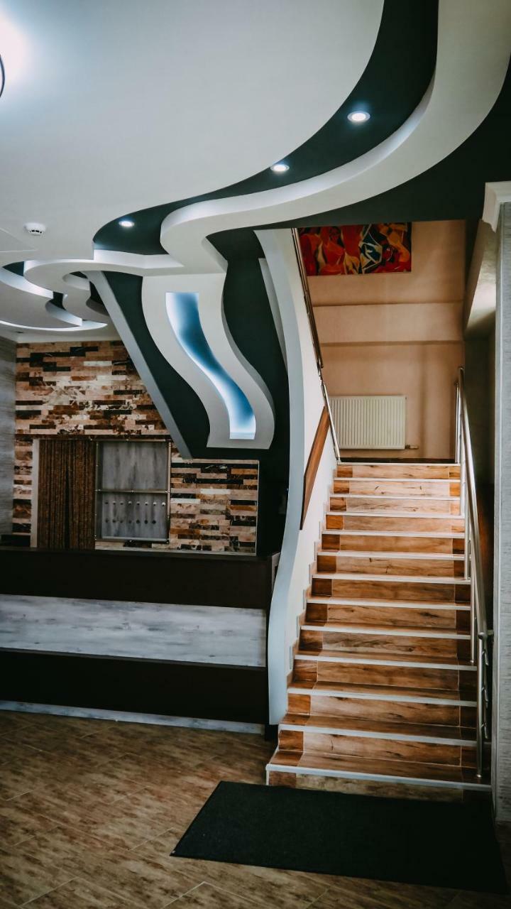 Hotel Tolia Кутаїсі Екстер'єр фото
