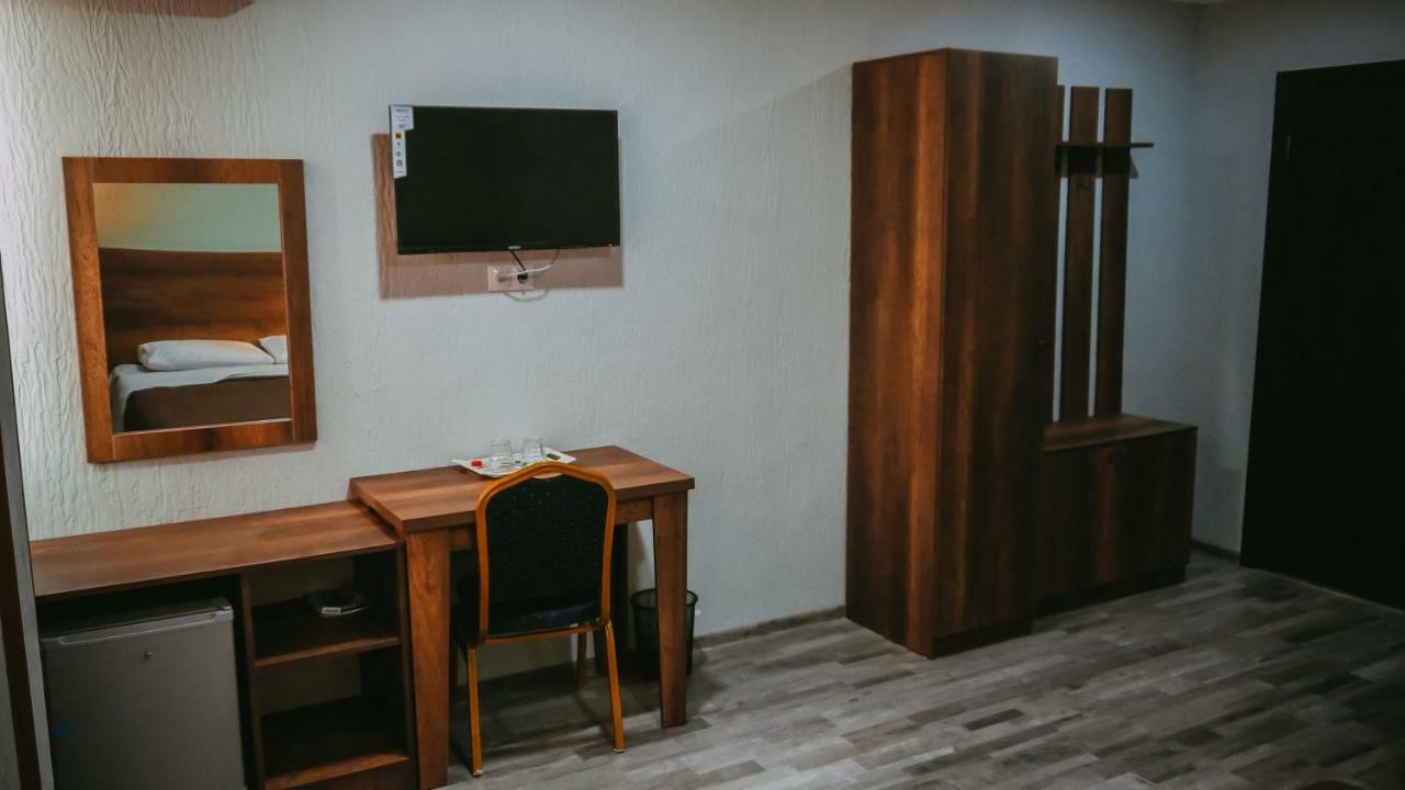 Hotel Tolia Кутаїсі Екстер'єр фото