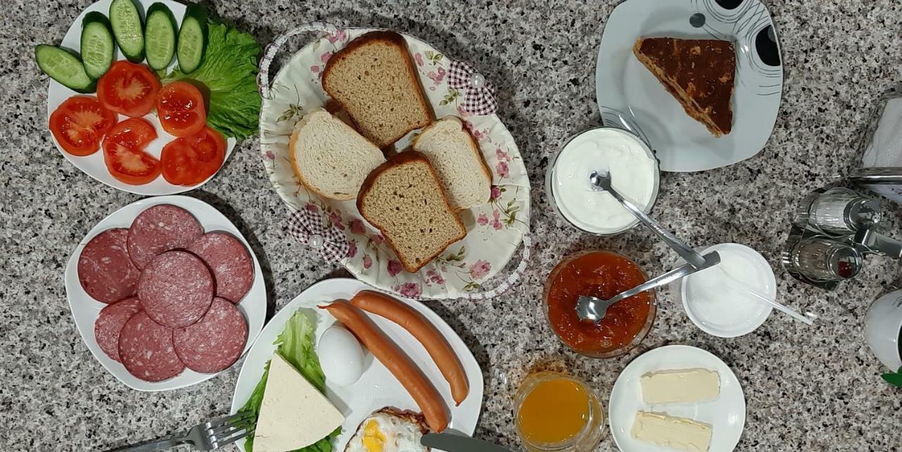 Hotel Tolia Кутаїсі Екстер'єр фото